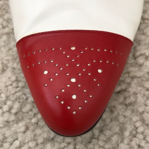 Vintage Salvatore Ferragamo Spectator Pumps - Picture 6 of 8